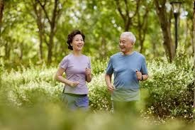 NBA最新消息：格林32+11封神！火箭险胜老鹰，特雷杨19+12拉胯